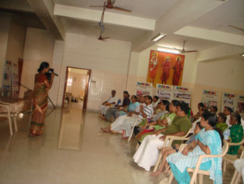 HJS member Mrs Uma Ravichandran while giving lecture to parents